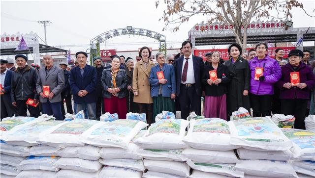 中国国际文化传播中心深入新疆库尔勒市开展爱心慰问活动