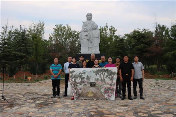 图片1.JPG 丹青妙笔绘圣母 千年母学启新篇——《孔母启圣图》连环画创作圆满礼成暨首展预告