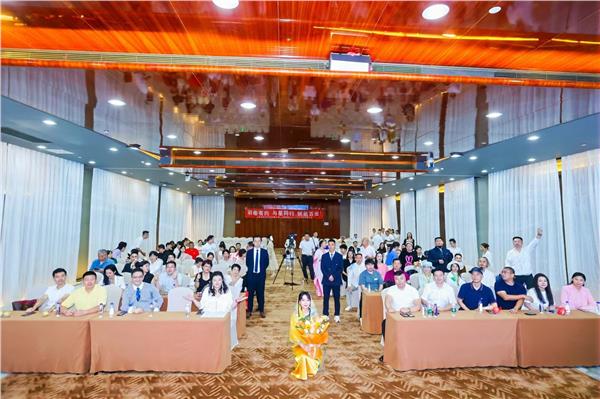 15.jpg.JPG “羽希有约疗愈酒店发布会”暨“张羽希世界疗愈音乐会”全球隆重启动