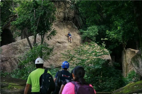 6.JPG 安阳林州白云山有着号称林州版的小布达拉宫,这里值得一游吗
