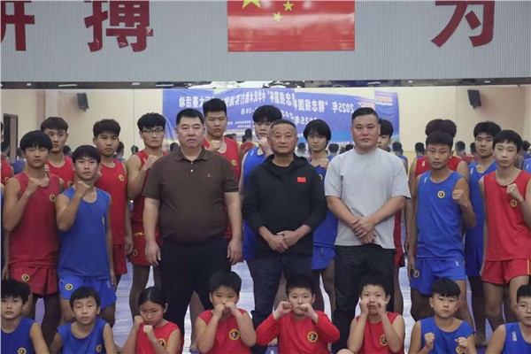 _IBK_2.jpg 中国散打王柳海龙、高磊一行到刘兵武术散打培训中心共商“精忠报国杯”中华散打赛事活动