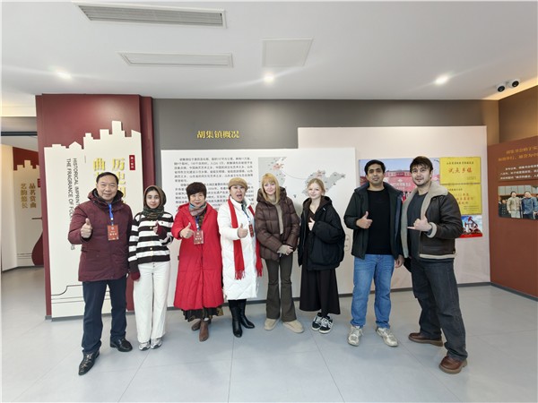 _IBK_13.jpg 豫鲁曲艺携手 共传非遗文脉——安阳市曲协、文峰区大美文峰艺术团亮相山东胡集书会