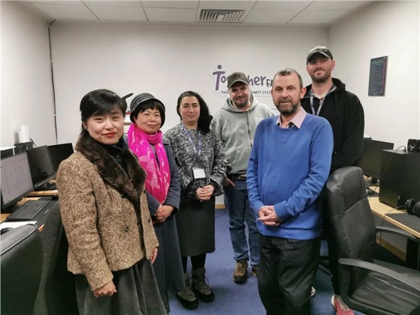 _IBK_11.jpg Together FM开创爱尔兰电台史上的中英双语先河|中国国际新闻杂志社爱尔兰分社社长陈秋梅接受访谈,我的心一半翡翠绿 一半中国红