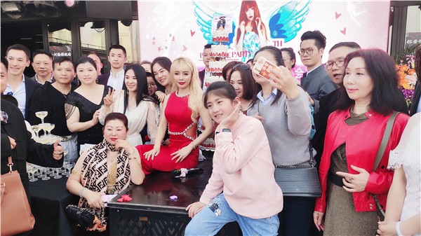 _IBK_9.jpg 爱国港星、中国国际新闻杂志社副社长张羽希Venus3·28生日盛典闪耀,深圳连接器行业大会,以疗愈音乐赋能中国智造