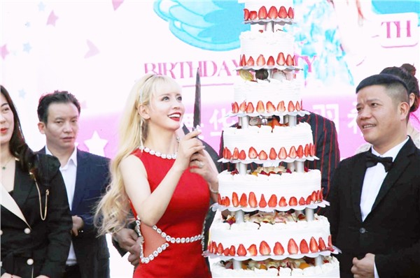 _IBK_17.jpg 爱国港星、中国国际新闻杂志社副社长张羽希Venus3·28生日盛典闪耀,深圳连接器行业大会,以疗愈音乐赋能中国智造