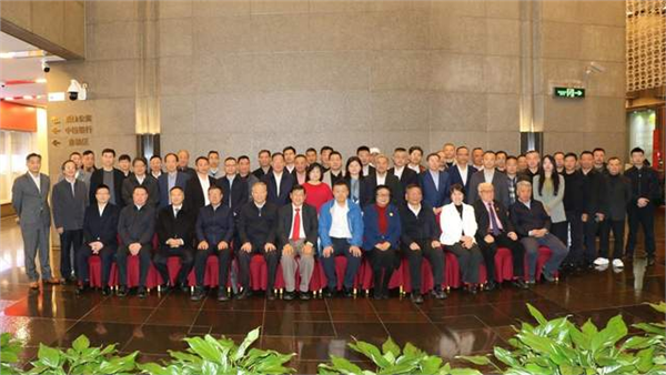 _IBK_图片16.png 乘全国两会东风 抢抓万亿级赛道 新疆麦盖提沙戈荒特大型新能源基地全速起航