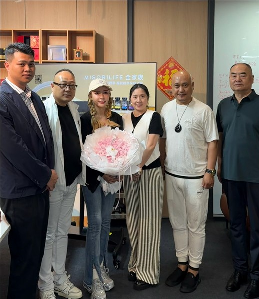 _IBK_10.jpg 爱国港星、中国国际新闻杂志社副社长张羽希荣膺香港文博会推广大使、全球最美空姐大赛推广大使、评审团主席