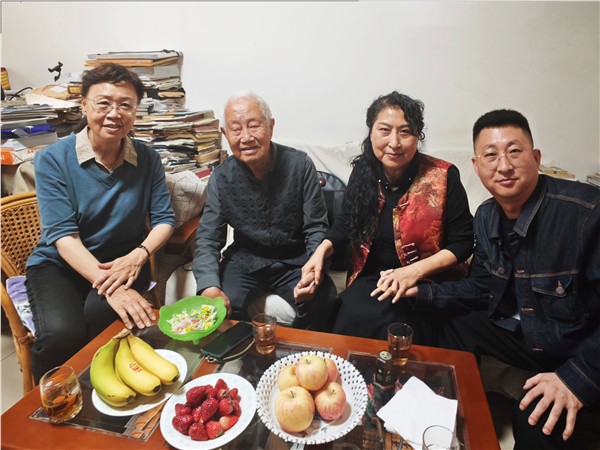 _IBK_3.jpg 薪火传艺,师恩绵长——高文清2026年5月4日拜望恩师何建国纪实