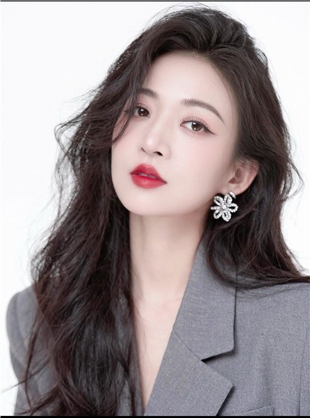 _IBK_1.jpg 中国经贸杂志社一行专访精忠报国网音乐传播院娅琳院长