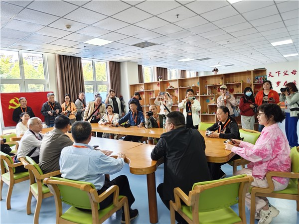 _IBK_6.jpg 镜头记桑榆 调研惠养老——安阳市老干部大学摄影班走进金秋养老院开展调研采风活动