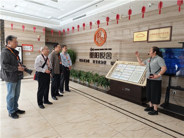 _IBK_5.jpg 镜头记桑榆 调研惠养老——安阳市老干部大学摄影班走进金秋养老院开展调研采风活动