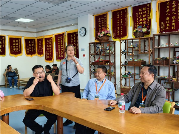 _IBK_33.jpg 镜头记桑榆 调研惠养老——安阳市老干部大学摄影班走进金秋养老院开展调研采风活动