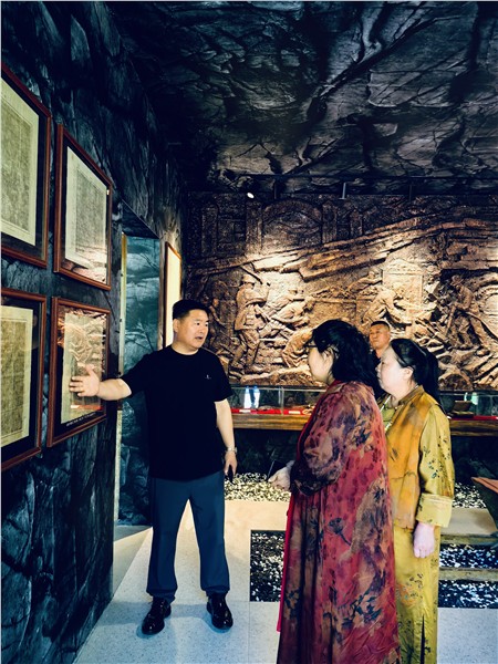 _IBK_3.jpg 文化赋能实业 笔墨共绘新篇——著名画家高文清莅临桓仁矿业开展文化交流