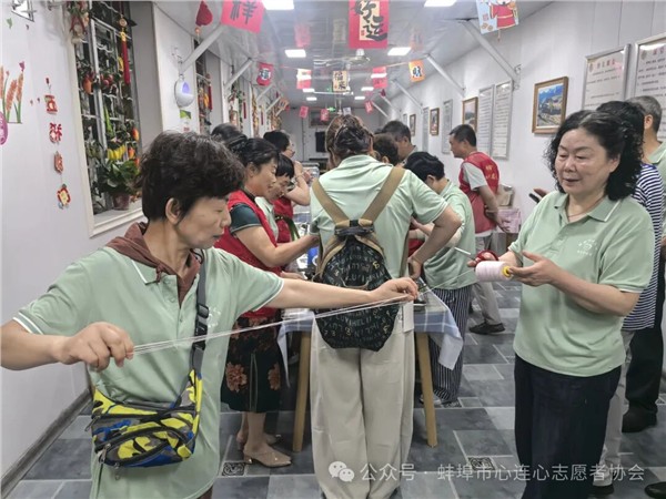 _IBK_5.jpg 粽叶飘香迎端午 敬老爱老暖人心——蚌埠市心连心志愿者协会走进祥和老年公寓开展端午慰问活动