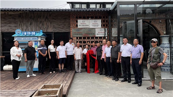 _IBK_13.jpg 中国国际新闻杂志社等媒体指导单位的“精忠报国杯”国际散打赛事专家领导齐聚古都西安共商发展大计
