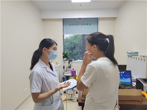 _IBK_微信图片_2026-07-02_101233_863.jpg 美丽的光明天使 ——湖南省人民医院眼科主治医师:胡蓉博士