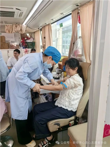 _IBK_3.jpg 热血献礼建党百年 爱心汇聚珠城大地——蚌埠市心连心志愿者协会开展义务献血活动