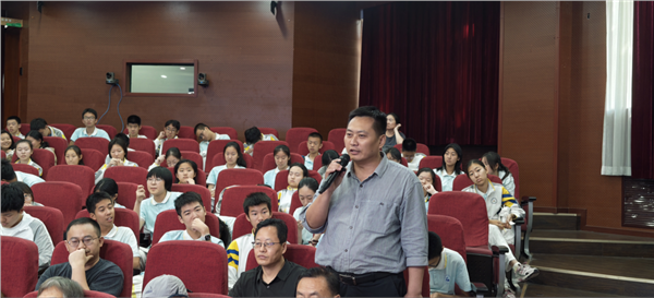 _IBK_图片3.png 鲁迅文学奖得主杨庆祥做客海淀“百川汇海·作家大讲堂” 拆解文学写作的认知路径与实践方法