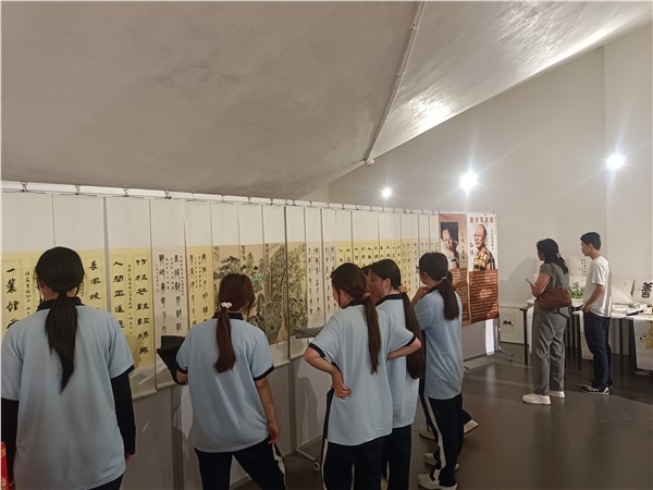 _IBK_9.jpg “精忠报国”之国家级书画艺术家王林、孙伟写意苏东坡主题书画全国巡展之弘扬林州“红旗渠精神”王孙组合画展在林州市石板岩的林虑山美术馆隆重开幕