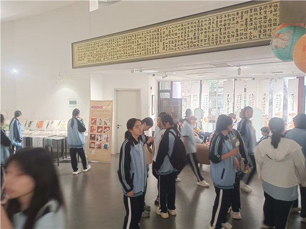 _IBK_13.jpg “精忠报国”之国家级书画艺术家王林、孙伟写意苏东坡主题书画全国巡展之弘扬林州“红旗渠精神”王孙组合画展在林州市石板岩的林虑山美术馆隆重开幕