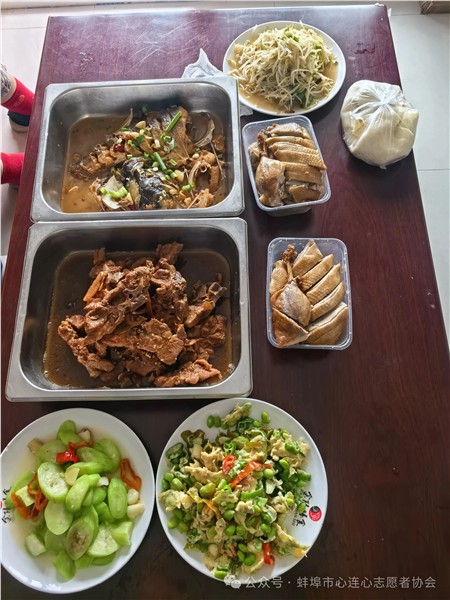 _IBK_微信图片_2026-08-23_173613_966.jpg 爱心午餐暖人心志愿服务进家门——蚌埠市心连心志愿者协会走进佳源东方都市