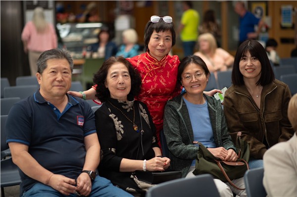 _IBK_28.jpg 地标建筑红旗扬,三节同庆谱新篇:首届"爱尔兰-中国文化艺术节"圆满收官!