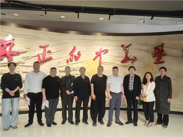 _IBK_14.jpg 太行山林州高家台画家村写生基地与中国国际教育学院集团联合打造国际教育艺术研学景区