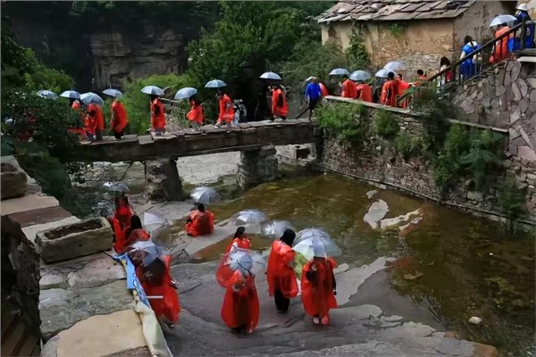 _IBK_19.jpg 太行山林州高家台画家村写生基地与中国国际教育学院集团联合打造国际教育艺术研学景区