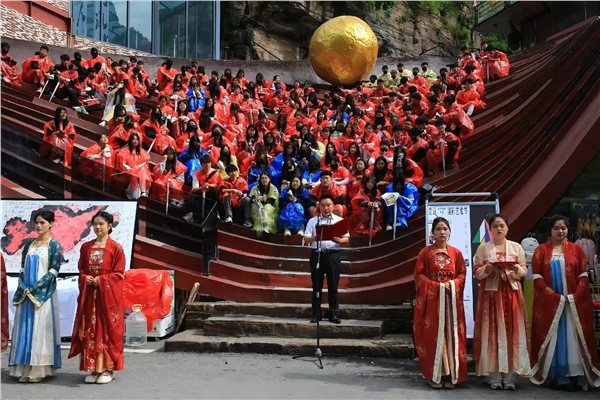 _IBK_21.jpg 太行山林州高家台画家村写生基地与中国国际教育学院集团联合打造国际教育艺术研学景区