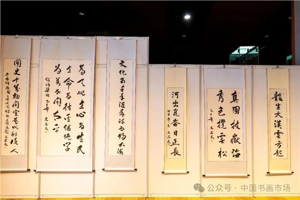 _IBK_18 - 副本.jpg 解放军南京政治学院原政委、中国国际新闻杂志社、精忠报国杂志社名誉顾问文忠民将军“一统山河壮”书法展在北京台湾会馆成功举办